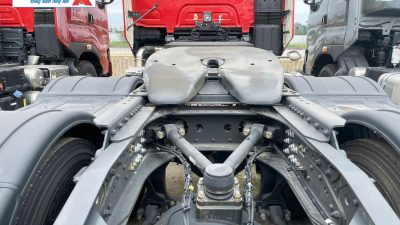 Chenglong H7 385HP Power - 6x4 ( Cầu láp ) Khóa kéo