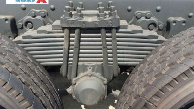 Xe tải Chenglong 3 chân H5 6×4 Nhíp lá