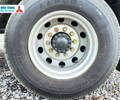 Xe tải Chenglong M3 - 8.5 Tấn - 4 Máy - Lốp xe