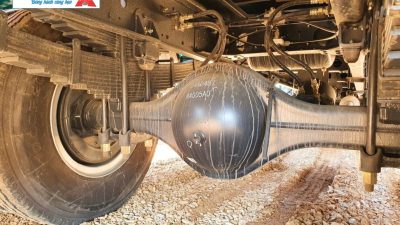 Xe tải Chenglong M3 - cầu trục