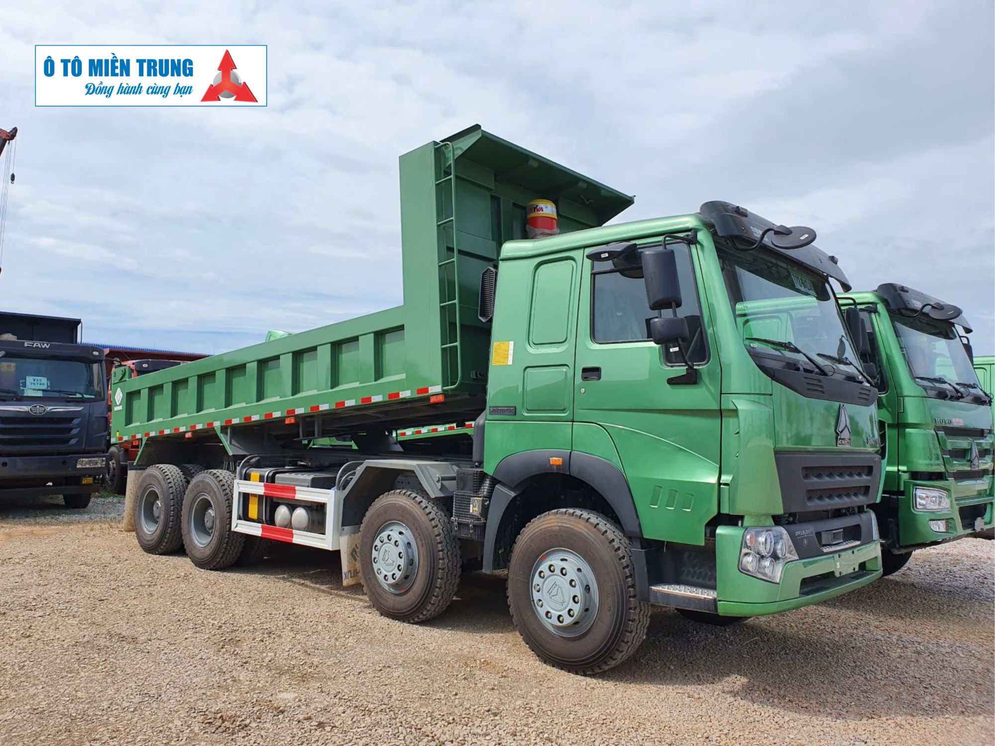 Ngoại thất XE BEN HOWO SUNHUK 4 CHÂN V7G Ngoại thất XE BEN HOWO SUNHUK 4 CHÂN V7G