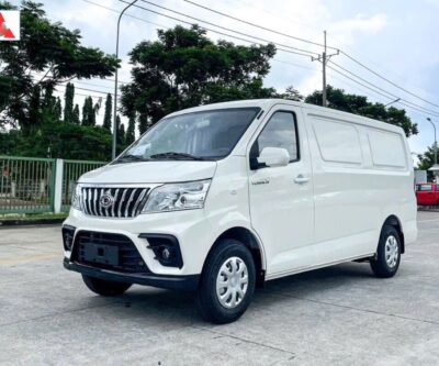 Tera Van v8 Màu trắng