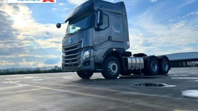 Chenglong H7 LuxS 445HP – đầu kéo 6x4