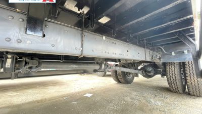 Chenglong M3 4x2 200HP 6 máy - Khung gầm