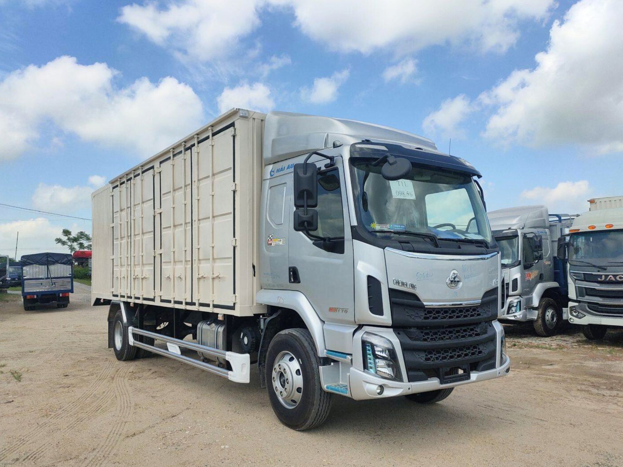 XE TẢI THÙNG CHENGLONG M3 4x2 170HP