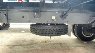 Xe tải Chenglong L3 160HP Lốp dự phòng