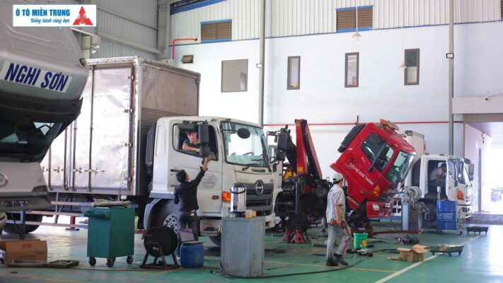 Kiểm tra kỹ ngoại thất xe