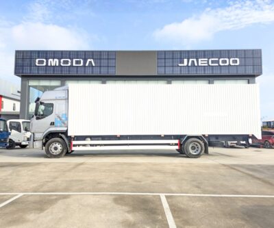 Xe tải Chenglong H5 240HP thùng Panel tại Thanh Hóa