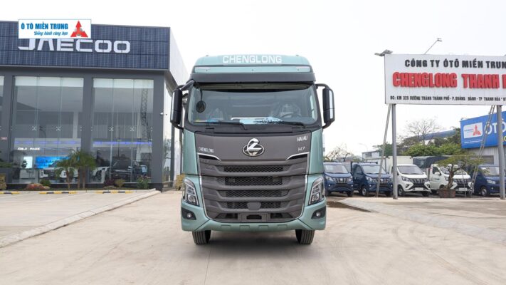 Ngoại thất đầu kéo Chenglong H7 410HP ECOS