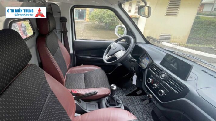 Nội Thất Trên Xe Van V2 Như Xe Du Lịch