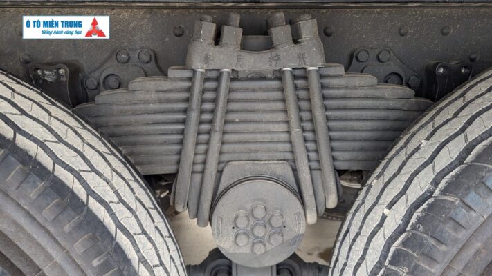 Nhíp Lá Đa Tầng Trên Chenglong H5 270HP