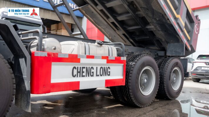 Chenglong H7 400HP sở hữu dàn chân cực kỳ vững chãi