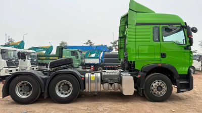 Ngoại thất mạnh mẽ xe Howo Tx400
