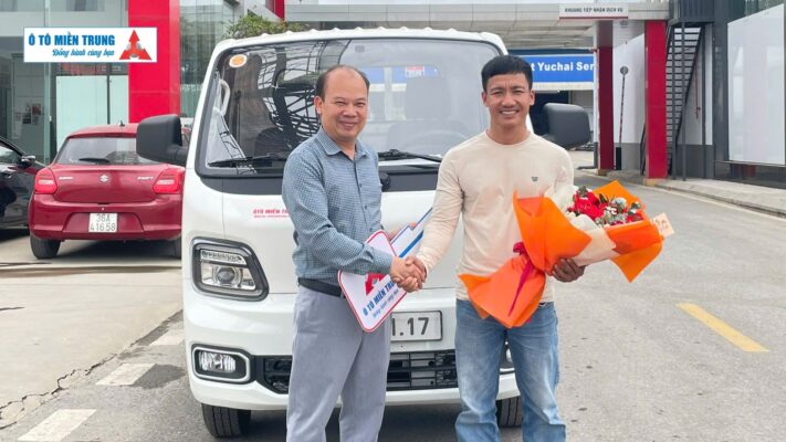 Bàn giao xe tải Veam tại đại lý Ô Tô Miền Trung