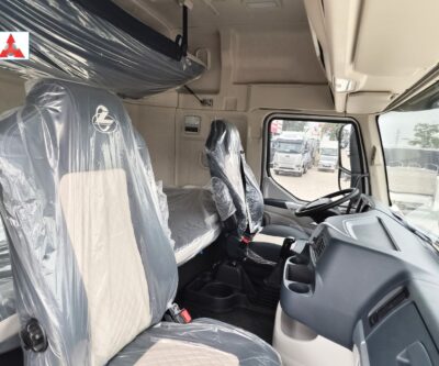 Nội Thất Trên Xe Chenglong H7 Pro 450HP