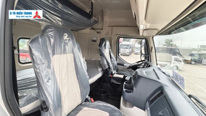 Nội Thất Trên Xe Chenglong H7 Pro 450HP