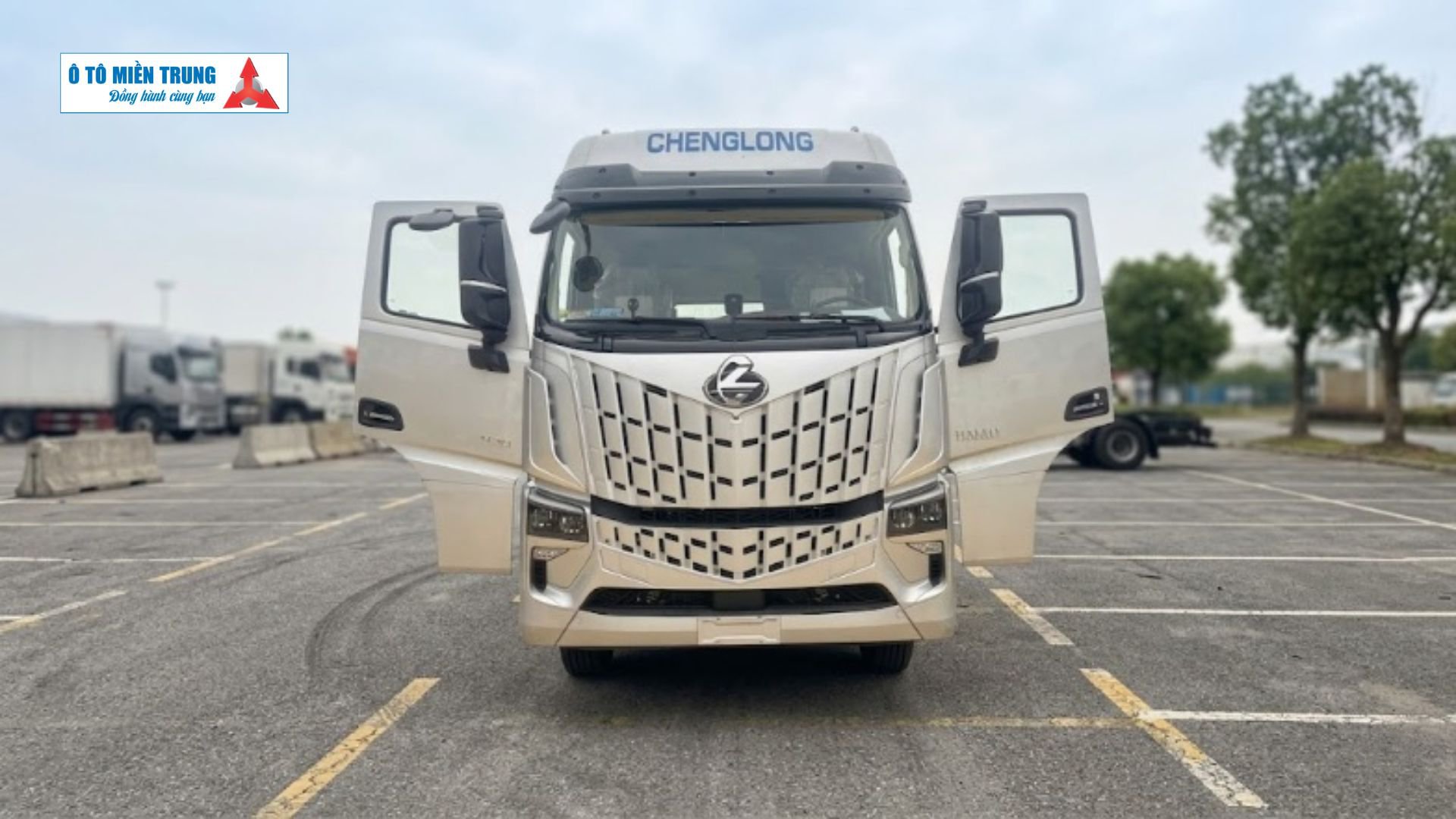 Ngoại Thất Tối Ưu Hóa Động Lực Học Trên Xe Đầu Kéo HK 470HP Ngoại Thất Tối Ưu Hóa Động Lực Học Trên Xe Đầu Kéo HK 470HP