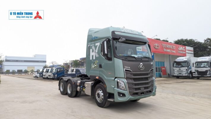 Đầu Kéo Chenglong Cabin H7 Tại Đại Lý