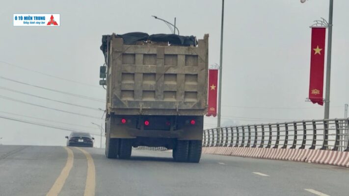 Mức phạt dành cho xe ô tô, xe tải không có biển số hoặc cố tình che mờ biển số