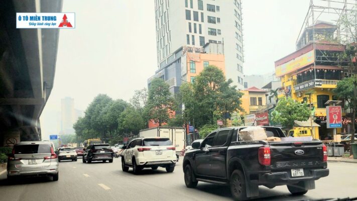 Xe bán tải pickup lưu thông trên đường phố Hà Nội theo đề xuất quy định mới 2026