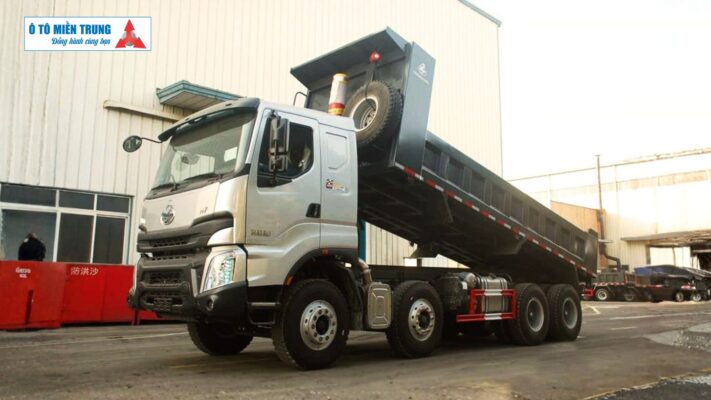 XE TẢI BEN CHENGLONG H7 8X4 385HP - THÙNG VUÔNG
