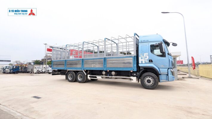 Chenglong H5 - Thùng Mui Bạt Giao Khách Tại Đại Lý