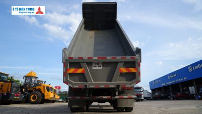 Thùng xe thiết kế chắc chắn, thông minh tải lớn