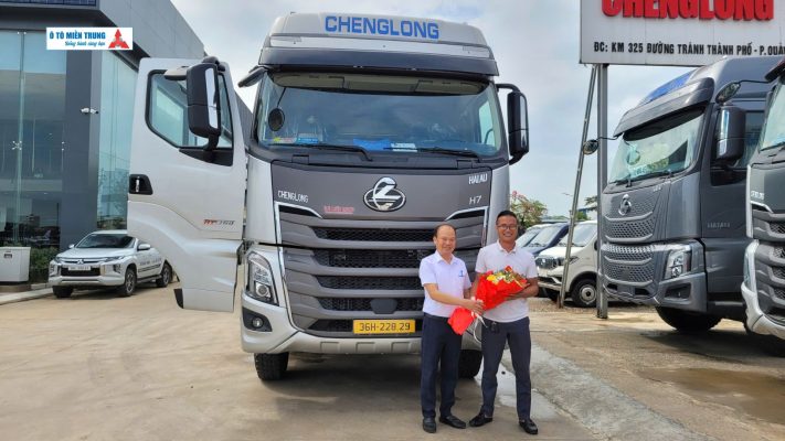 Bàn giao xe đầu kéo Chenglong cho khách hàng 7/2026