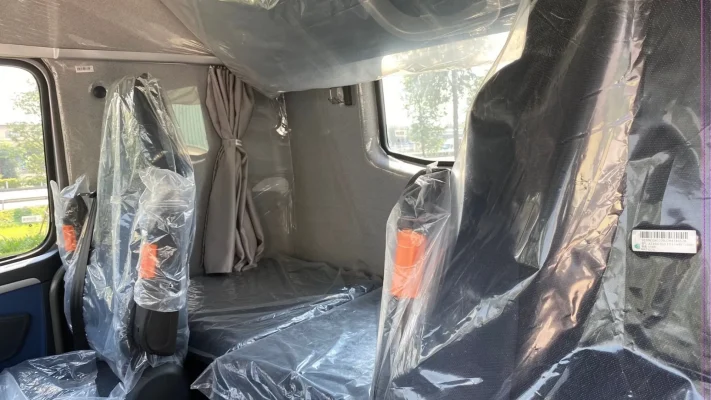Khoang cabin T7H đời mới mang lại không gian làm việc và nghỉ ngơi lý tưởng cho tài xế đường trường