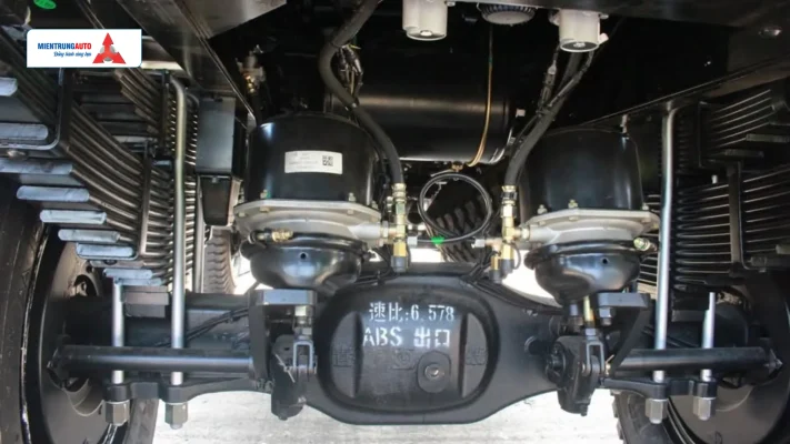Hệ thống dẫn động 2 cầu chủ động (4x4) Trên Veam Ben X160