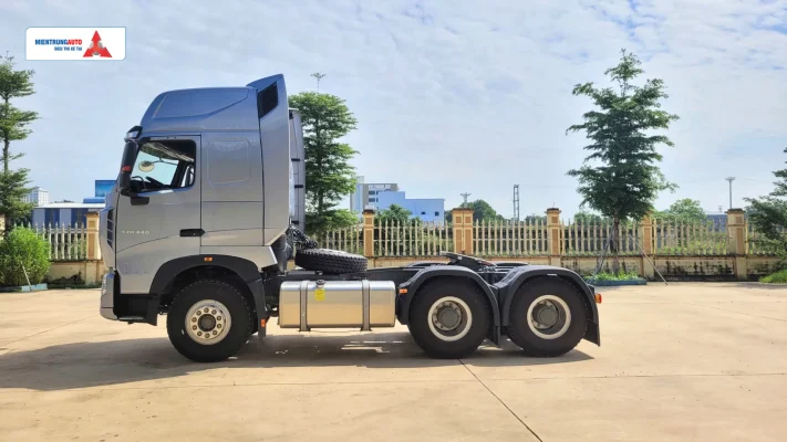Howo Sitrak T7H 440HP Gồm Phiên Bản Cầu Dầu Và Phiên Bản Cầu Láp