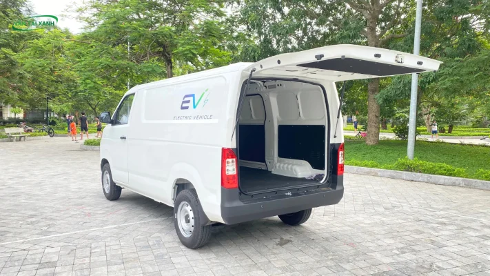 Lợi thế cạnh tranh cốt lõi của Karry E5 chính là mức tải trọng đăng kiểm chuẩn 945 kg