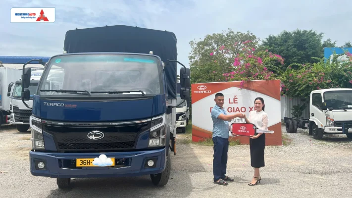 Bàn giao xe tải Teraco cho khách hàng